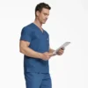 Blusa de trabajo con cuello en V Eds Signature para hombre