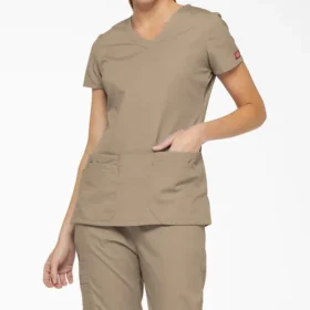 Blusa médica de cuello en V Eds Signature para mujer