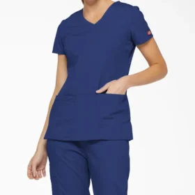 Blusa médica de cuello en V Eds Signature para mujer