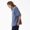 Camisa de trabajo a rayas desgastada Camisa de trabajo a rayas desgastada