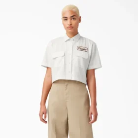 Camisa de trabajo corta con parches bordados para mujer