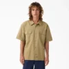 Camisa de trabajo de color liso con efecto desgastado Camisa de trabajo de color liso con efecto desgastado