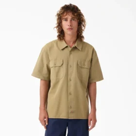 Camisa de trabajo de color liso con efecto desgastado