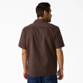 Camisa de trabajo de color liso con efecto desgastado