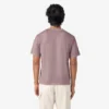 Camiseta con bolsillo teñida en prenda Camiseta con bolsillo teñida en prenda