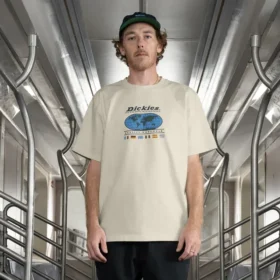 Camiseta con gráfico de Jake Hayes