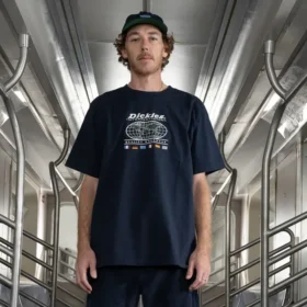 Camiseta con gráfico de Jake Hayes