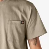 Camiseta de manga corta con bolsillo de tejido grueso