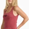 Camiseta sin mangas Plainville para mujer Camiseta sin mangas Plainville para mujer