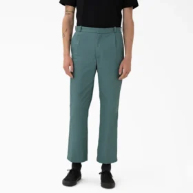 Highsnobiety y Dickies: pantalones de trabajo con pliegues