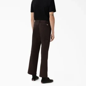 Highsnobiety y Dickies: pantalones de trabajo con pliegues
