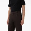Highsnobiety y Dickies: pantalones de trabajo con pliegues