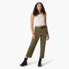 Pantalones cargo cortos de corte holgado con costuras en contraste para mujer Pantalones cargo cortos de corte holgado con costuras en contraste para mujer