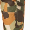 Pantalones cargo de lona con estampado de camuflaje