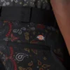 Pantalones con parches rediseñados
