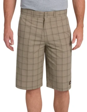 Pantalones cortos a cuadros de 13″ con corte regular y bolsillos multiuso