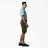 Pantalones cortos cargo de algodón de 11 pulgadas con corte holgado y elástico Pantalones cortos cargo de algodón de 11 pulgadas con corte holgado y elástico