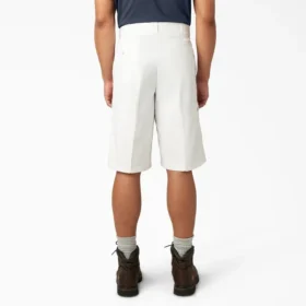 Pantalones cortos de trabajo de corte holgado y frente liso, 13″ Pantalones cortos de trabajo de corte holgado y frente liso, 13″