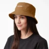 Sombrero de lona con logotipo en letra cursiva Sombrero de lona con logotipo en letra cursiva