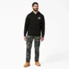 Sudadera con capucha de felpa y logo en la manga Sudadera con capucha de felpa y logo en la manga